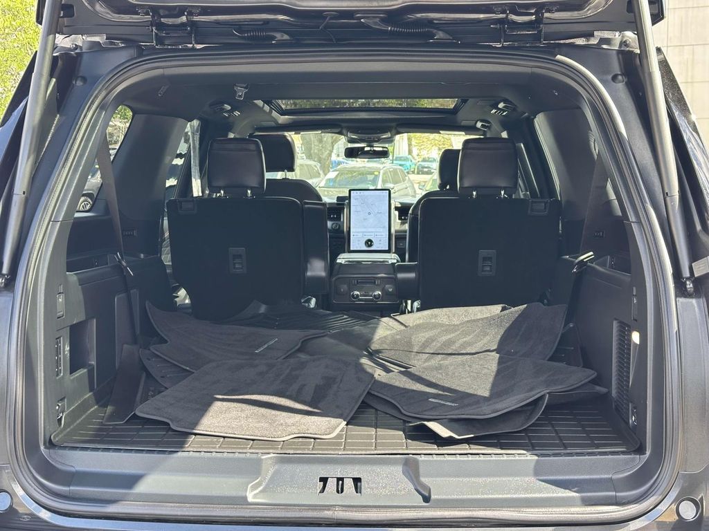 2024 Ford Expedition MAX Platinum 19