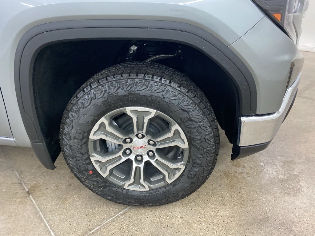 2025 GMC Sierra 1500 SLE photo
