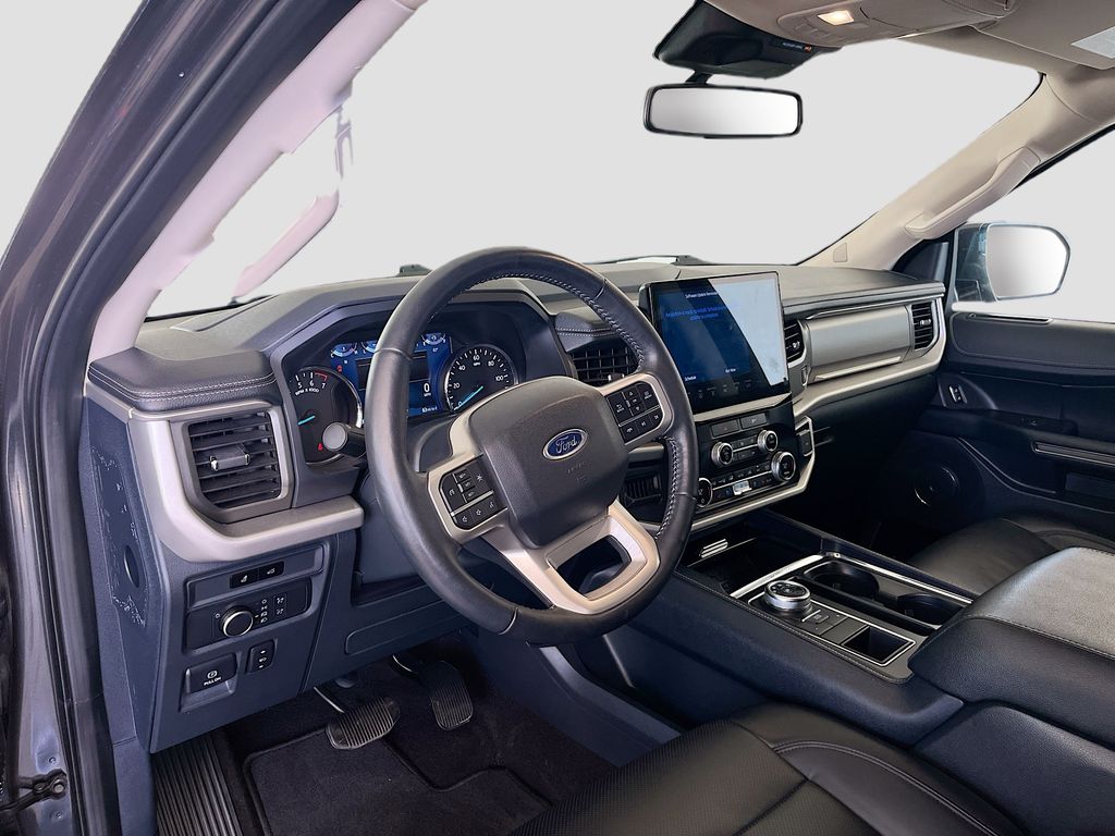 Used 2023 Black Ford XLT image 9