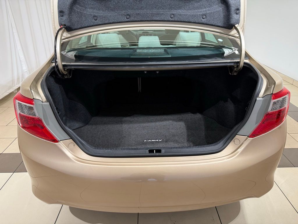 Thumbnail: 2012 Toyota Camry - 11