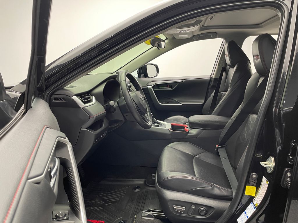 Thumbnail: 2020 Toyota RAV4 - 12