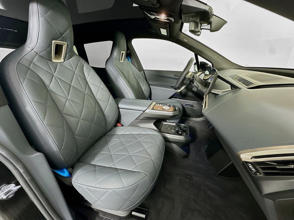 Thumbnail: 2023 BMW iX - 27