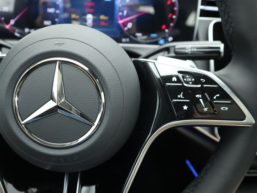 Thumbnail: 2025 Mercedes-Benz E-Class - 13