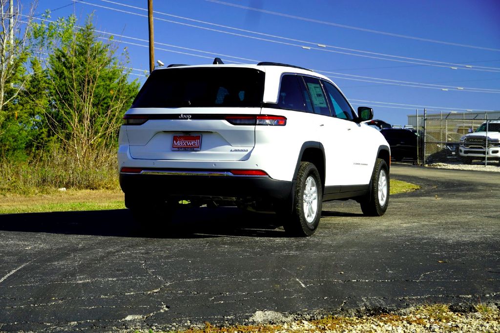 New Car 2025 Jeep Grand Cherokee  Laredo For Sale Under $35,000 In Taylor, Texas