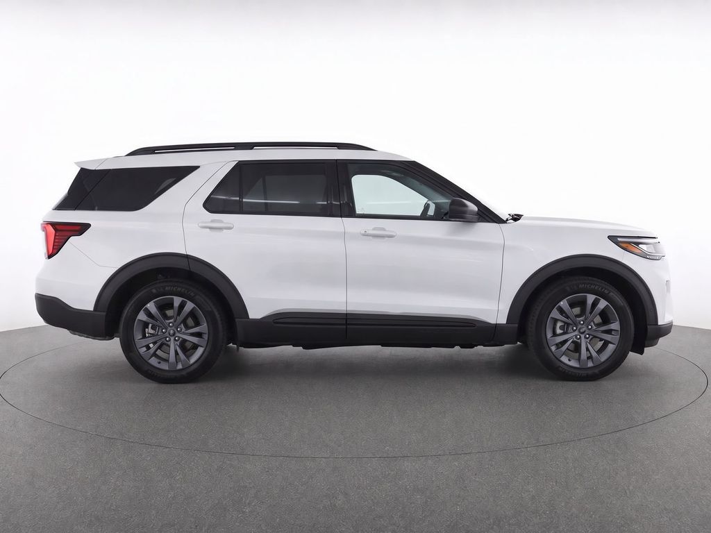 New 2026 Space White Metallic Ford Active image 8
