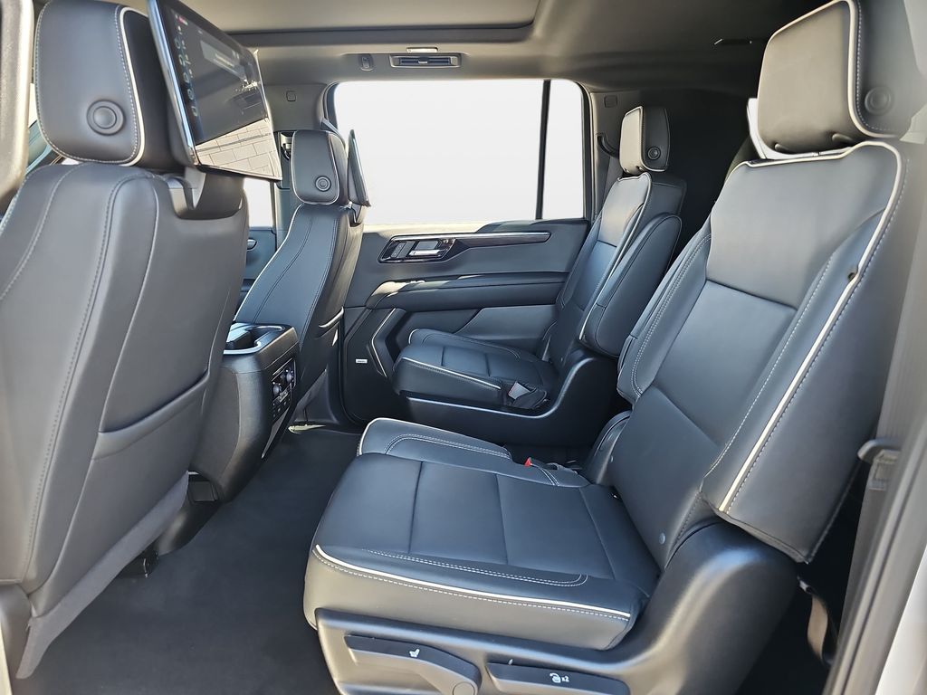 Used 2025 Chevrolet Suburban SUV