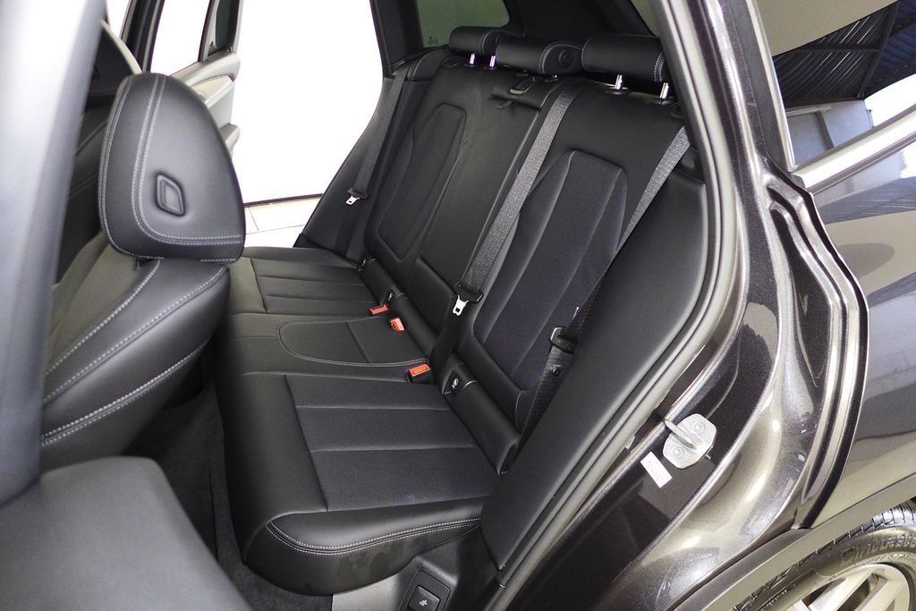 Thumbnail: 2022 BMW X3 - 21