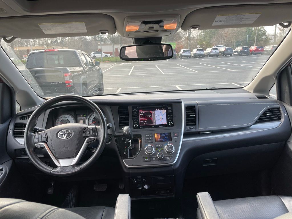 Thumbnail: 2020 Toyota Sienna - 5
