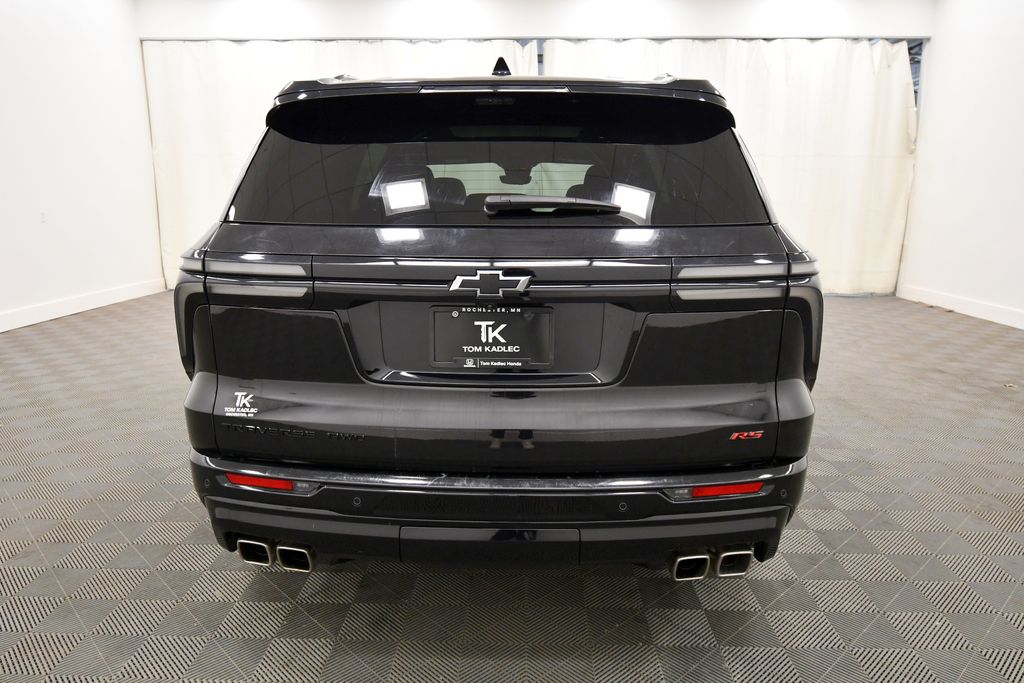 Used 2024 Chevrolet Traverse SUV