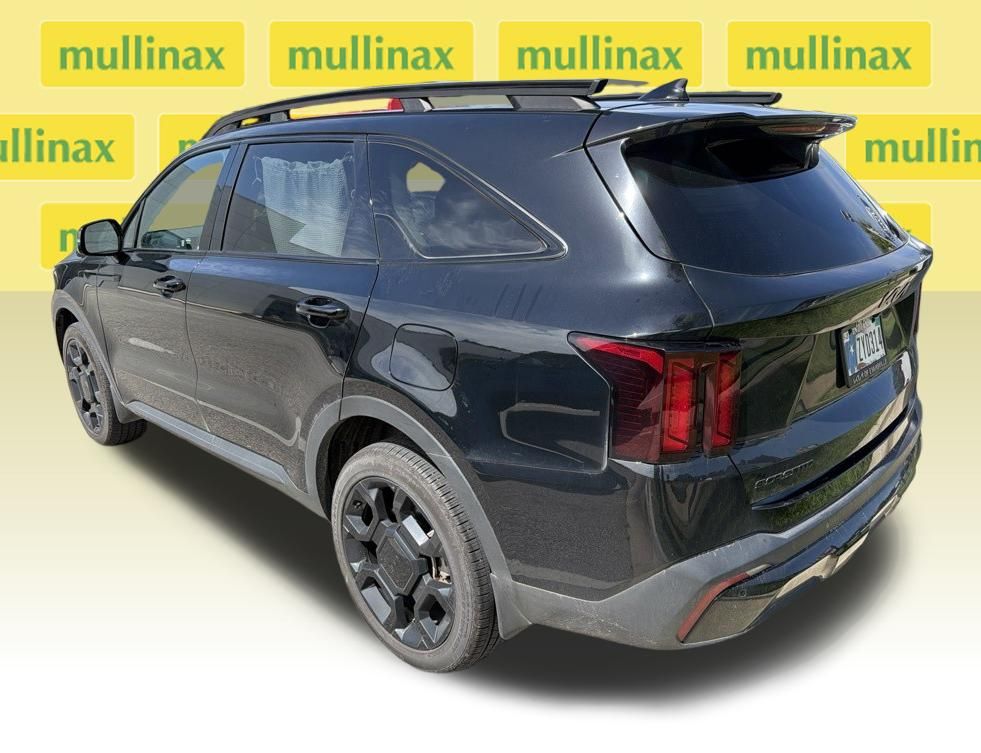 Used 2026 Black Kia EX image 3