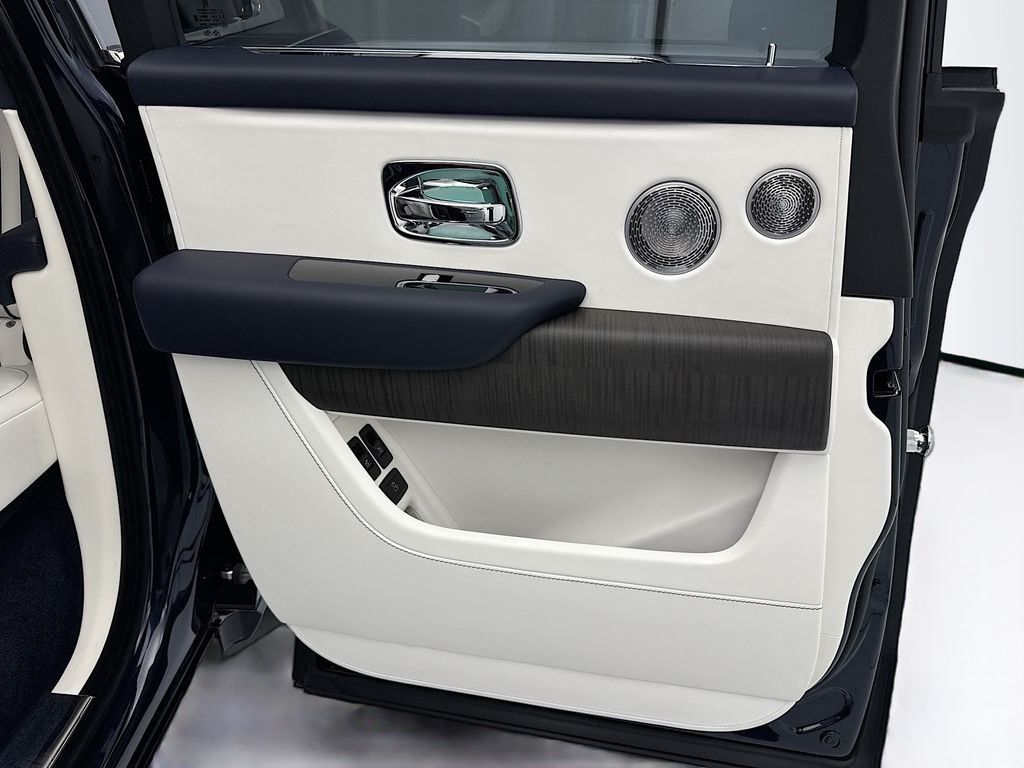 Thumbnail: 2026 Rolls-Royce Cullinan - 25