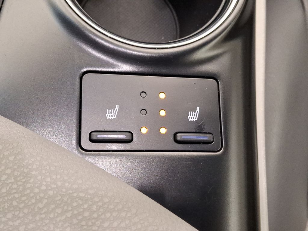 2019 Toyota Camry XLE 25