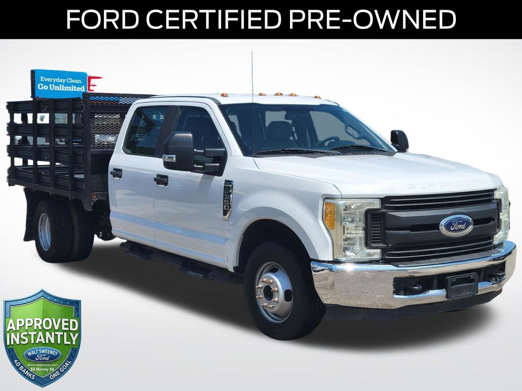 Oxford White 2017 Ford F-350 Super Duty Chassis Pickup Truck 4X2 6-Speed Automatic