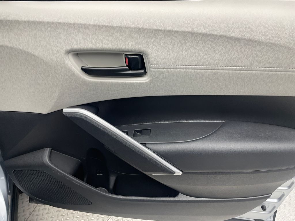 Thumbnail: 2023 Toyota Corolla Cross - 18