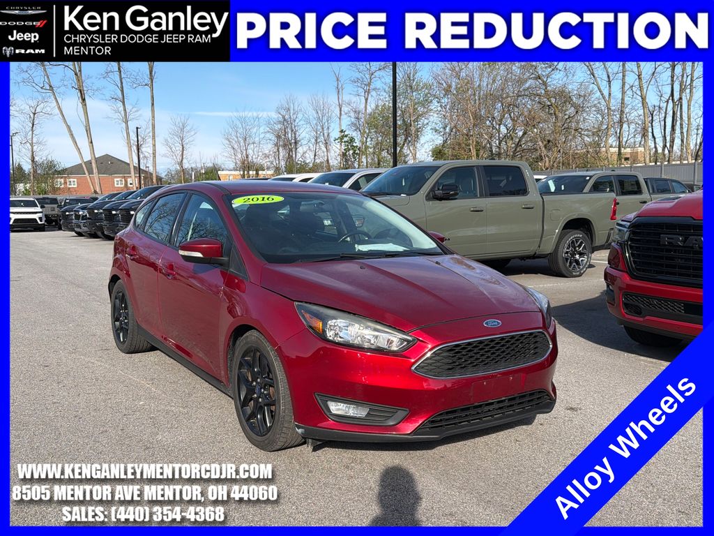 Ruby Red Metallic 2016 Ford Focus SE Hatchback Hatchback Front-Wheel Drive Automatic