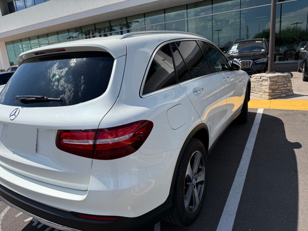 Thumbnail: 2017 Mercedes-Benz GLC - 4