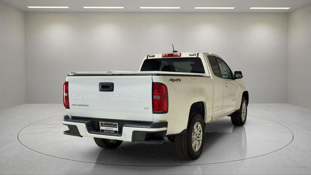 Used 2021 Summit White Chevrolet LT image 3