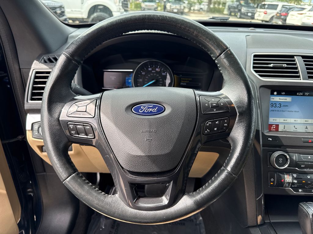 Used 2017 Blue Ford XLT image 14