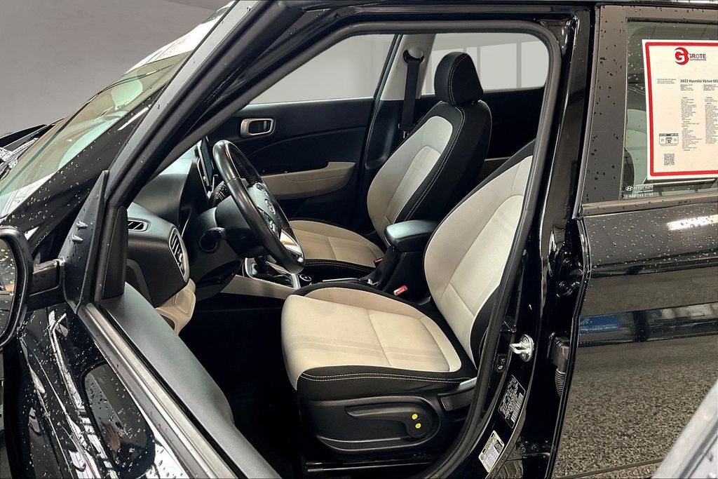 Used 2023 Black Hyundai SEL image 26