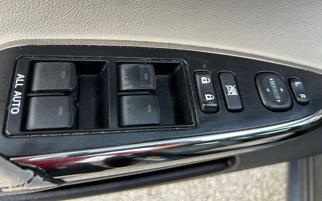 Thumbnail: 2016 Toyota Avalon - 17