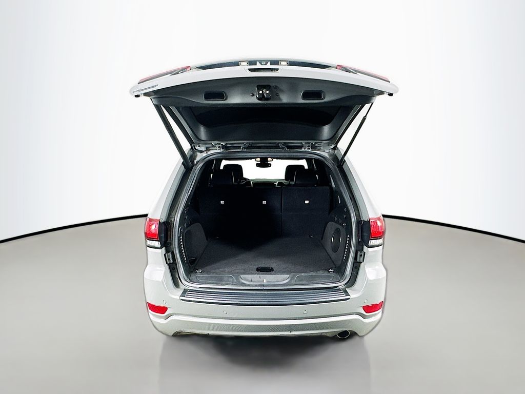 Used 2019 Gray Jeep Altitude image 30