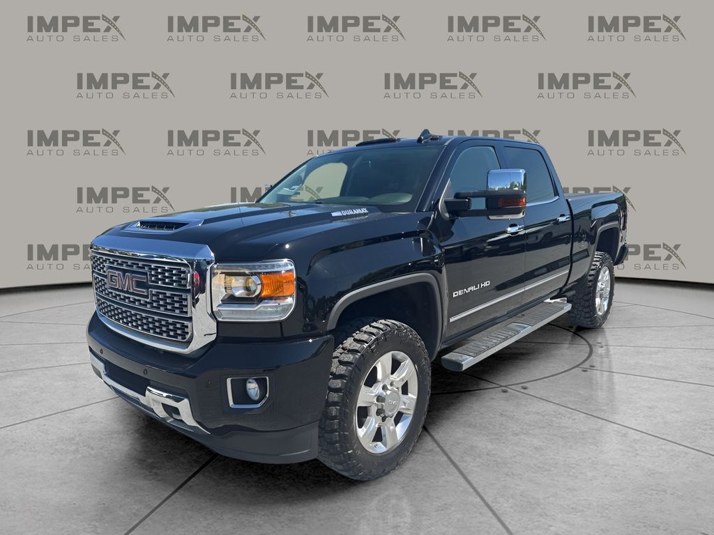 2019 GMC Sierra 4WD Crew Cab Standard Box Denali's photo