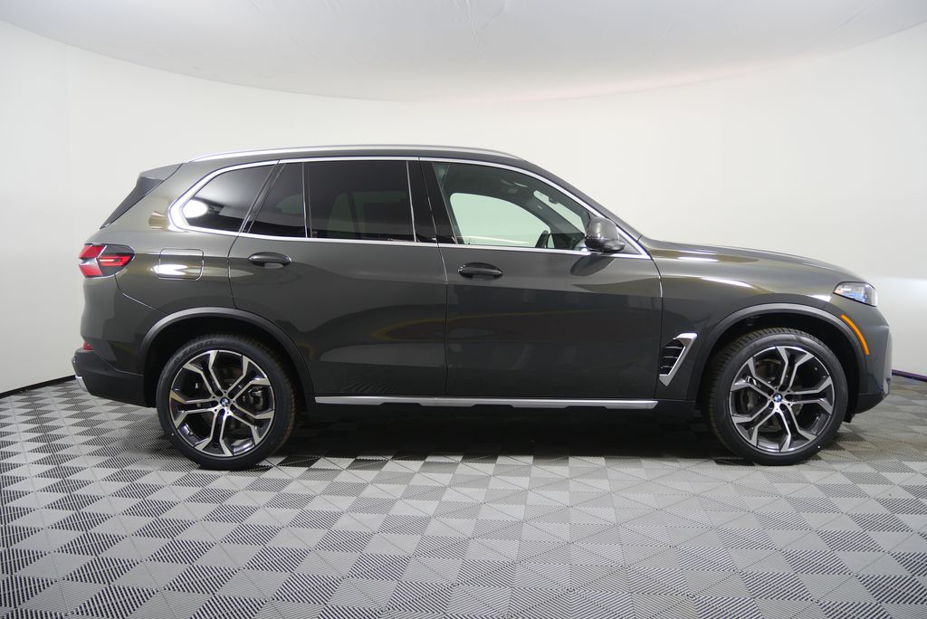 Thumbnail: 2026 BMW X5 - 2