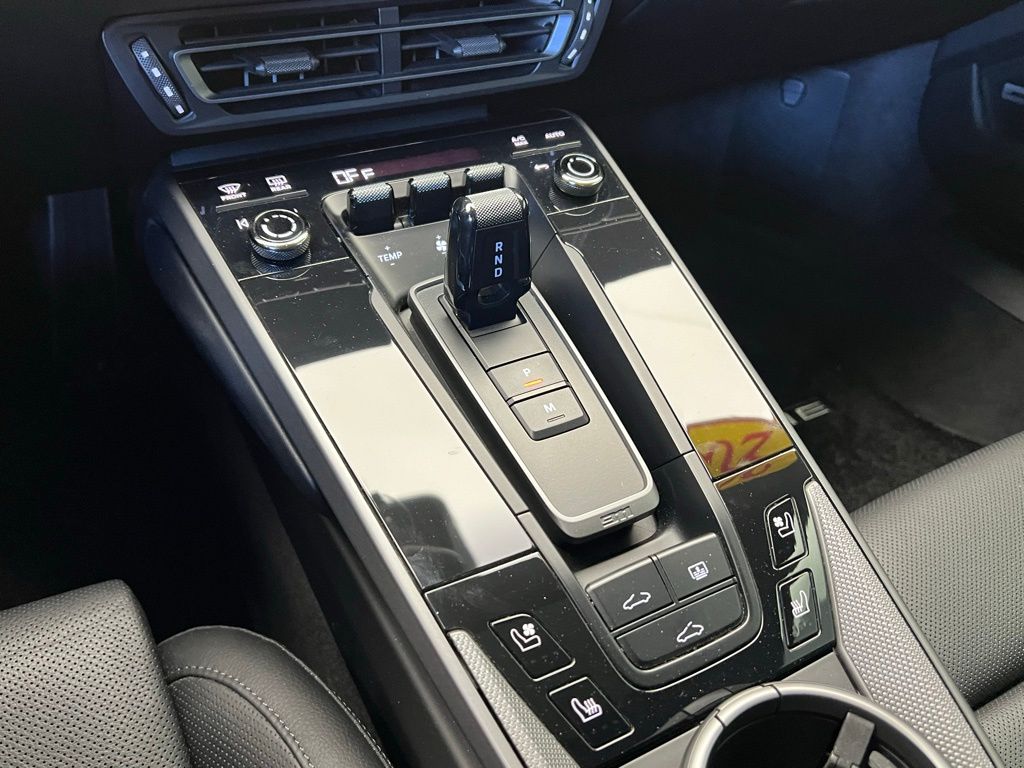 Thumbnail: 2020 Porsche 911 - 11