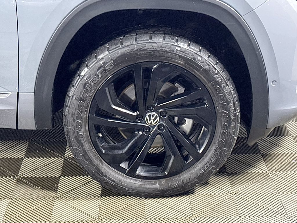 2024 Volkswagen Atlas Cross Sport 2.0T SEL Premium R-Line