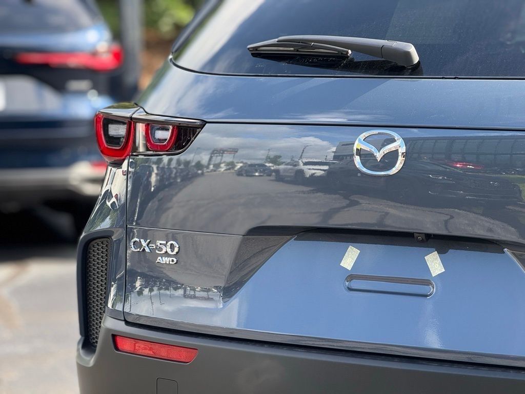 2025 Mazda CX-50 Hybrid Premium - 8