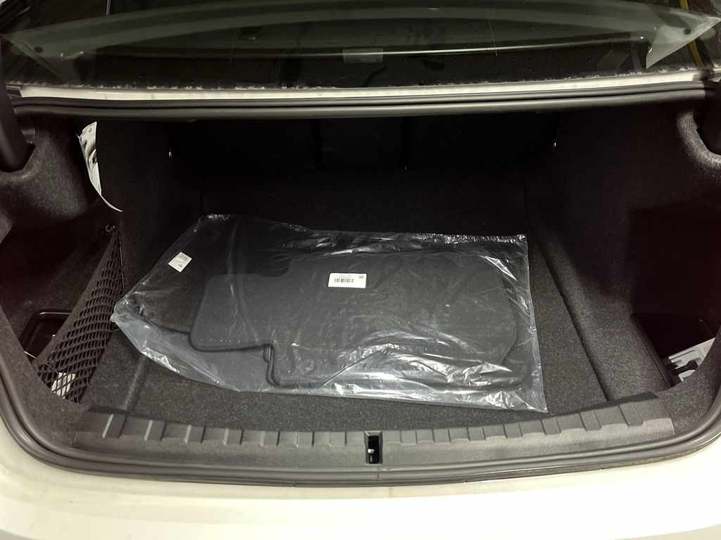 Thumbnail: 2025 BMW 3 Series - 24