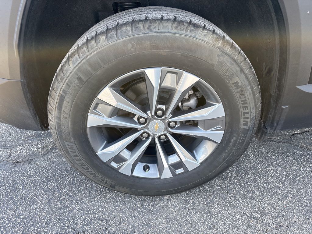 Used 2025 Chevrolet Equinox SUV