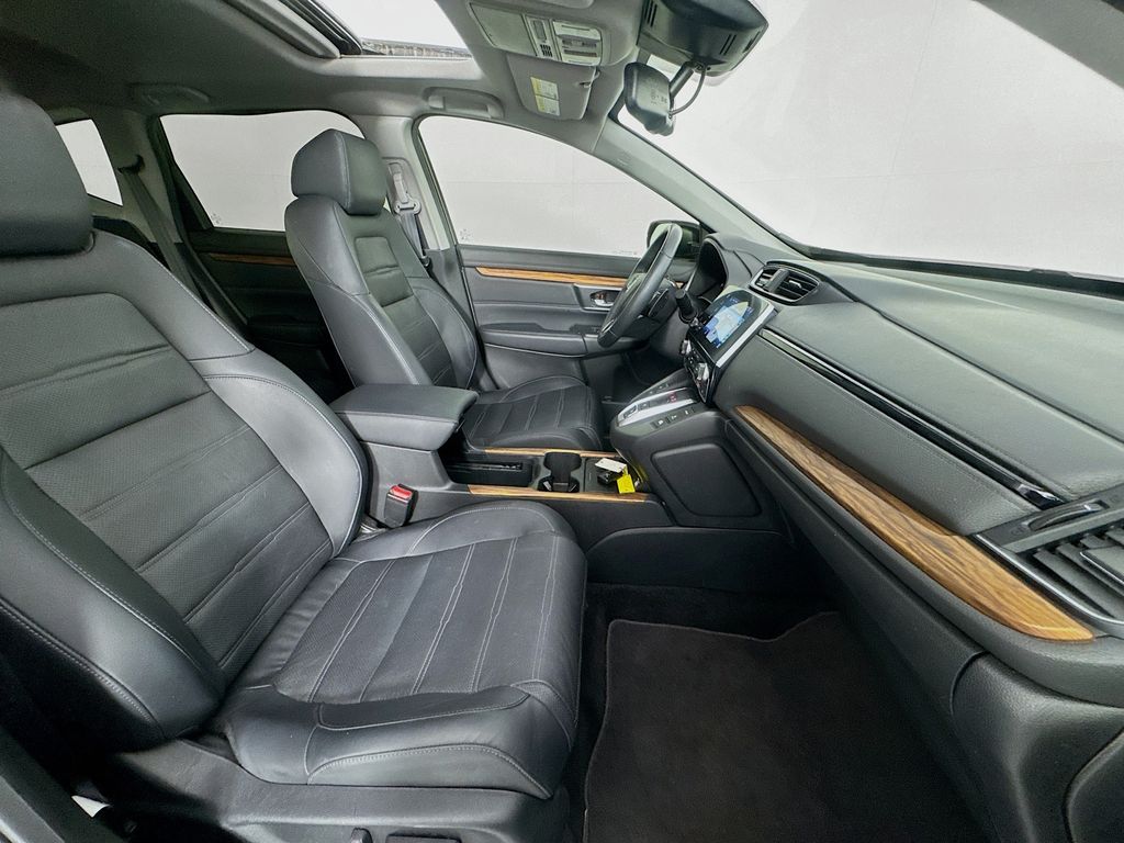 2022 Honda CR-V Hybrid Touring photo