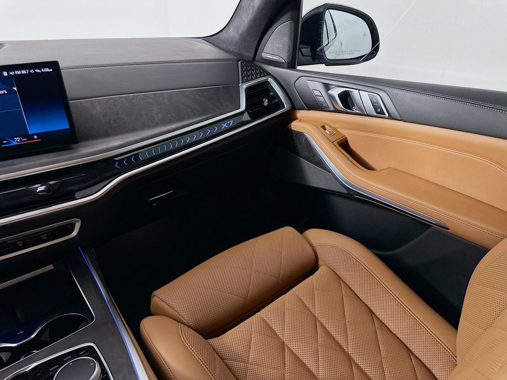 Thumbnail: 2023 BMW X7 - 24