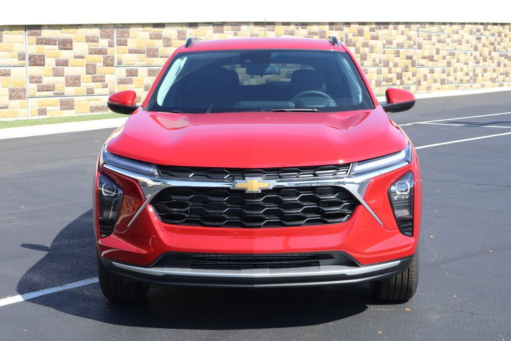 Thumbnail: 2026 Chevrolet Trax - 2