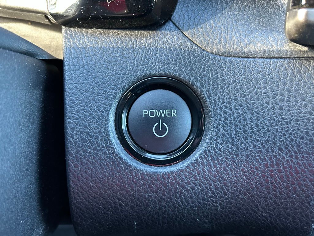 Thumbnail: 2025 Toyota Camry - 28