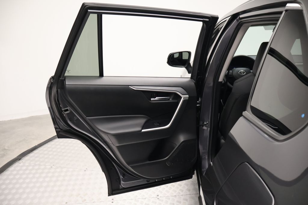 Thumbnail: 2025 Toyota RAV4 - 21