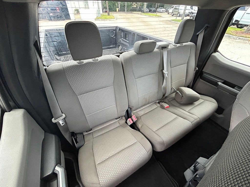 Used 2018 Gray Ford XLT image 30
