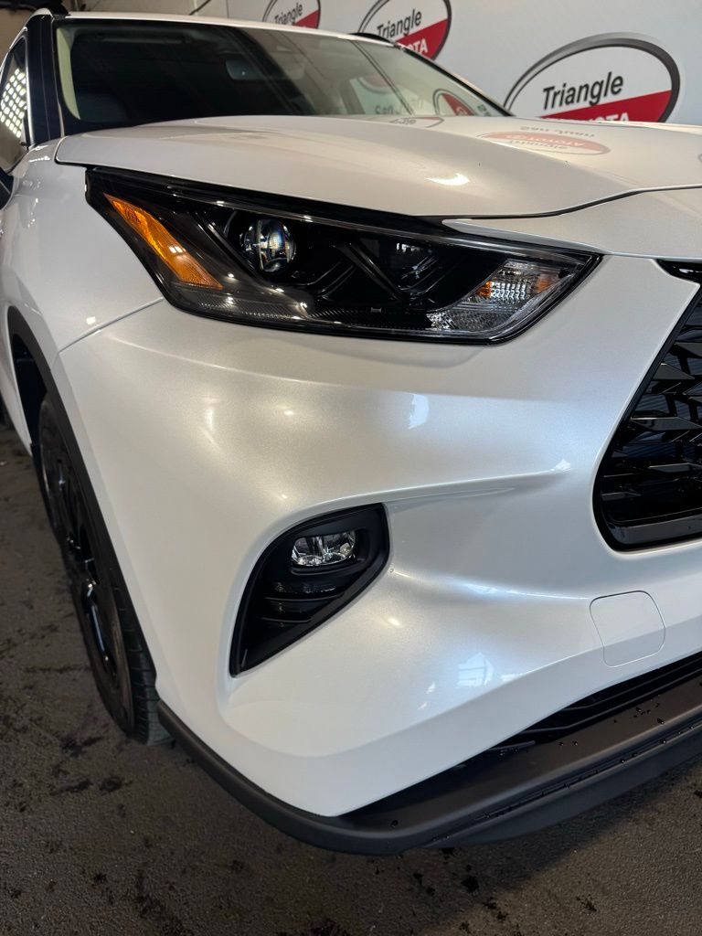 Thumbnail: 2025 Toyota Highlander - 12