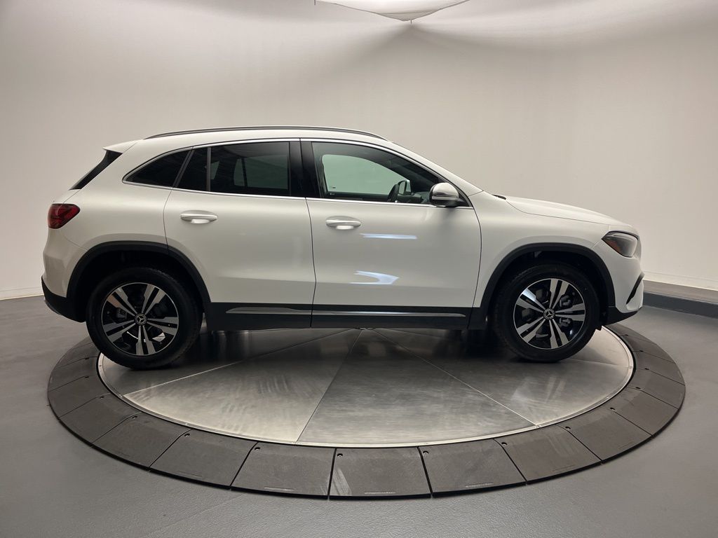 Thumbnail: 2026 Mercedes-Benz GLA - 8