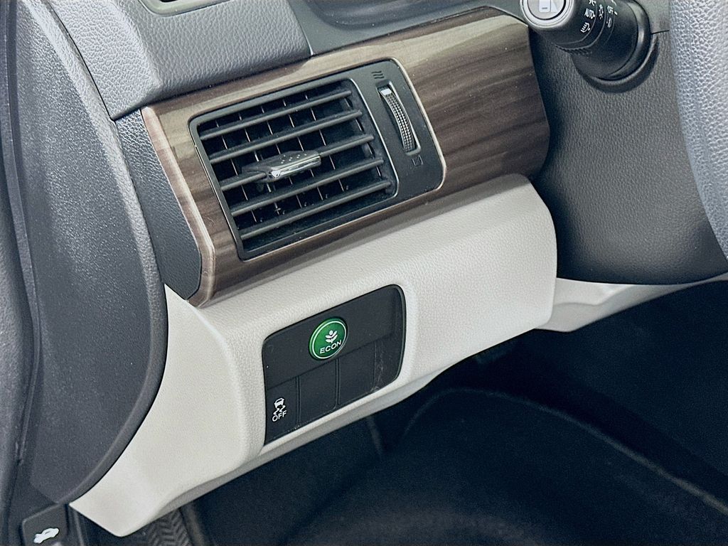 Thumbnail: 2017 Honda Accord - 10