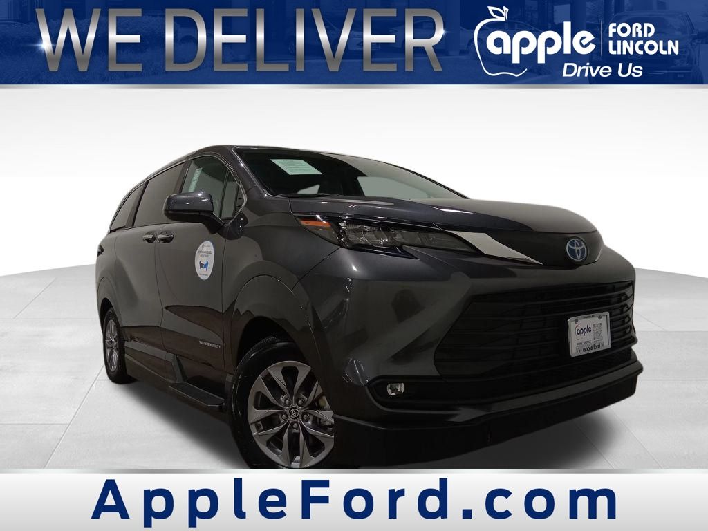 2025 Toyota Sienna XLE