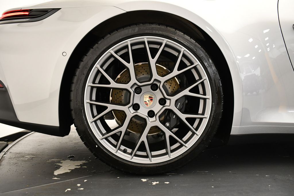 Thumbnail: 2026 Porsche 911 - 18