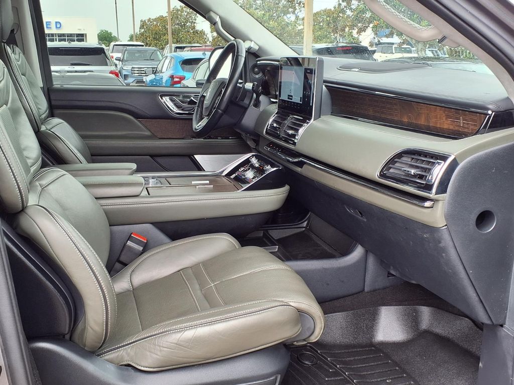 2024 Lincoln Navigator L Black Label Gray at Wharton Ford