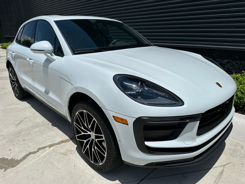 2025 Porsche Macan  10