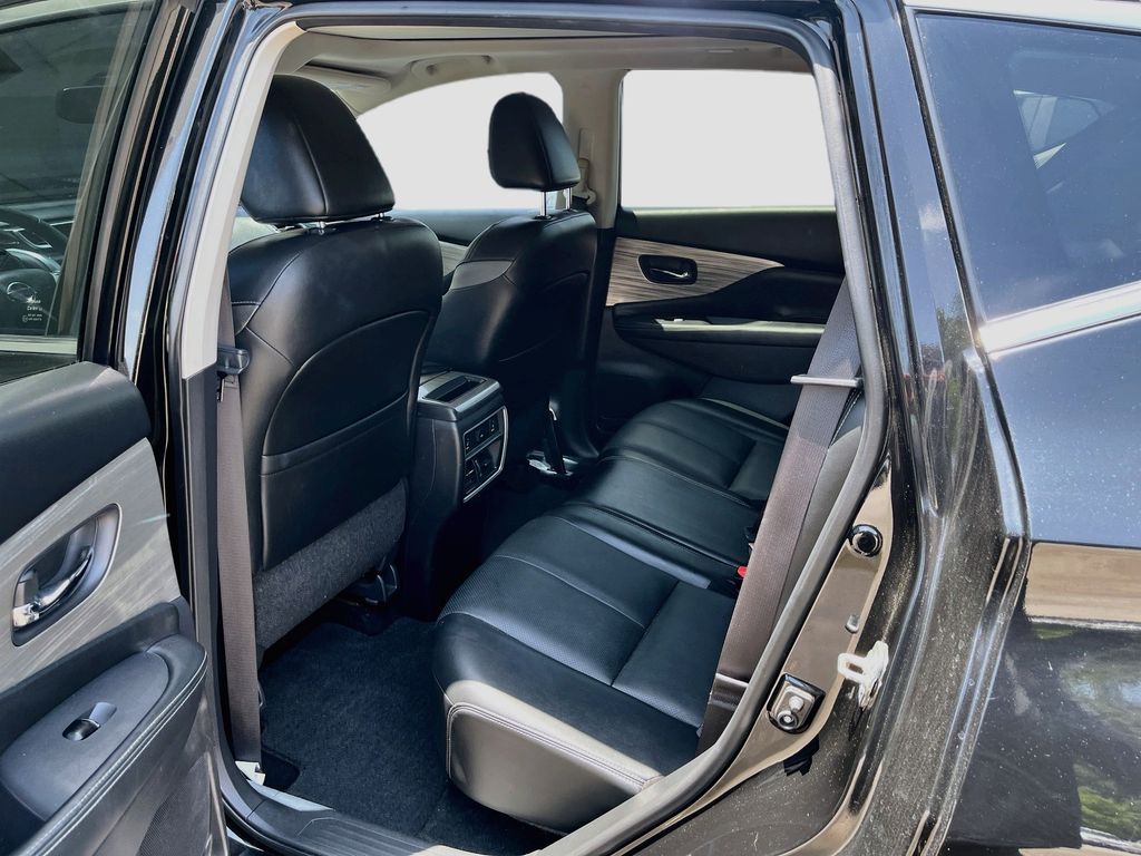 Used 2017 Black Nissan Platinum image 26