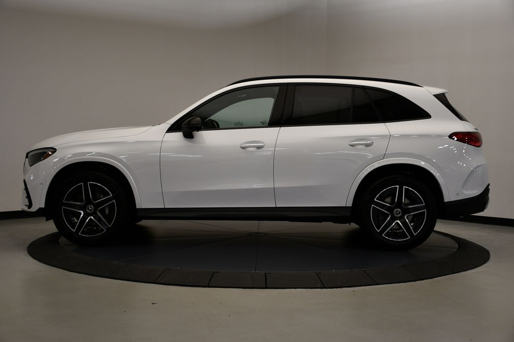 2025 Mercedes-Benz GLC 300 2