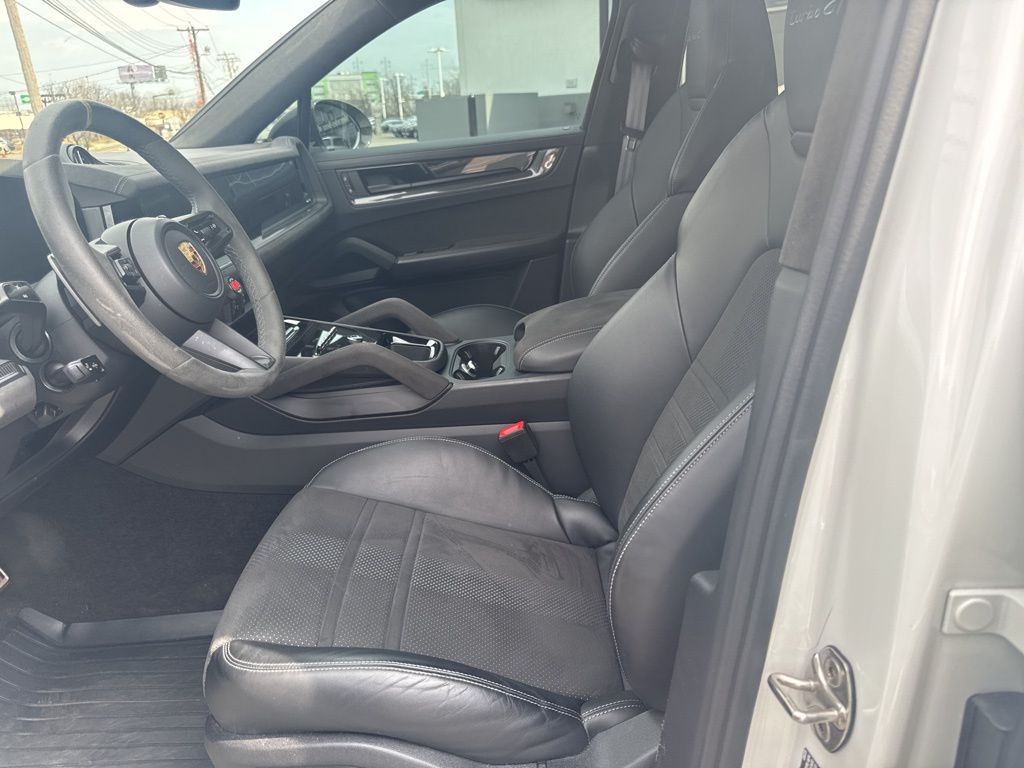 Thumbnail: 2024 Porsche  - 5