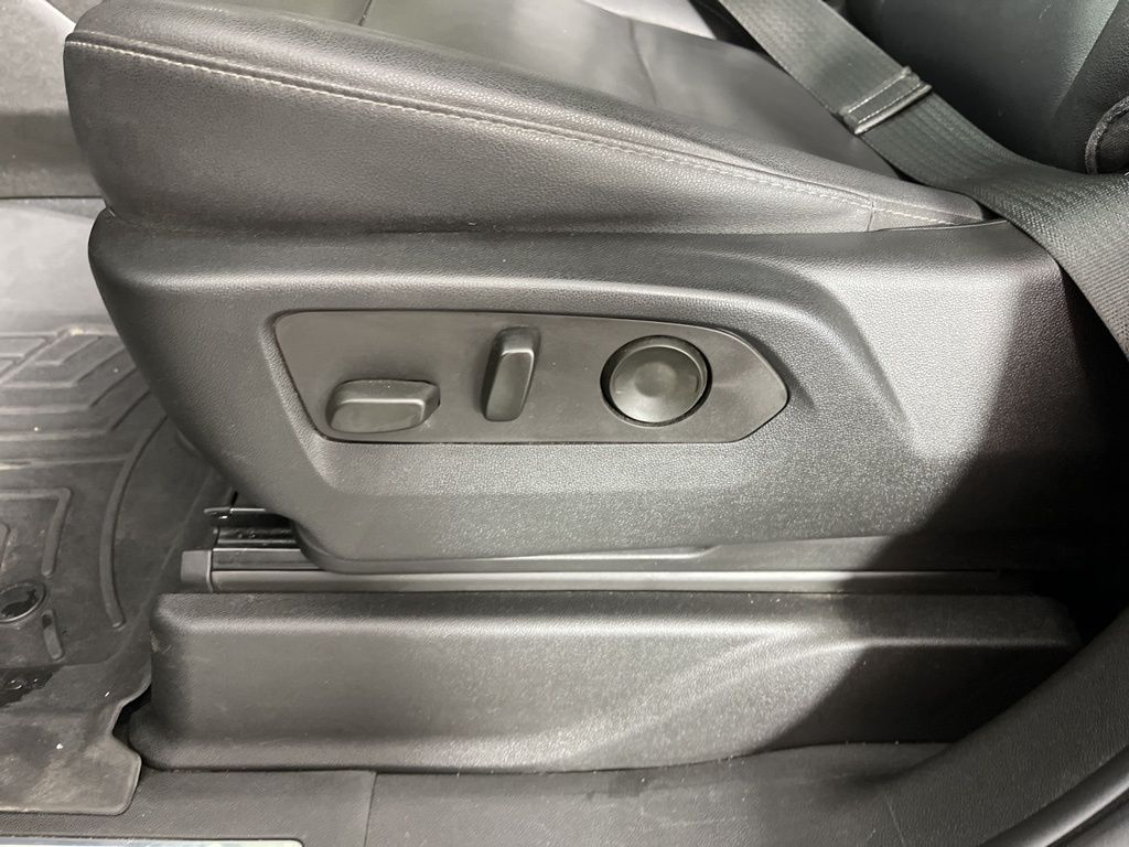 Thumbnail: 2023 Chevrolet Tahoe - 25