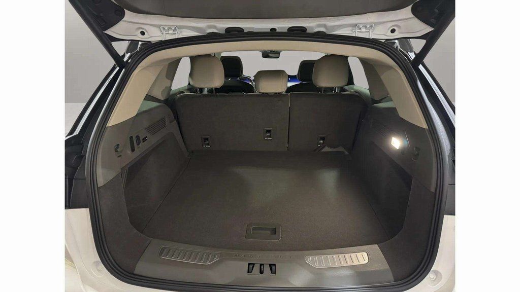 Certified Used 2024 White Platinum Metallic Tri-Coat Lincoln Reserve image 28